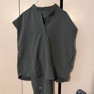 Figs Women's Dark Moss Large Rafaela Top & Large/Tall Kade pants